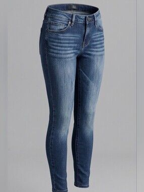 1822 Denim Size 4 Dark Wash Whiskered Style Jeans Blue